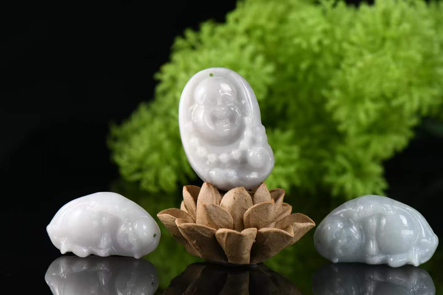 逍遥纳福 天然 A 货翡翠口袋佛系列（单款）