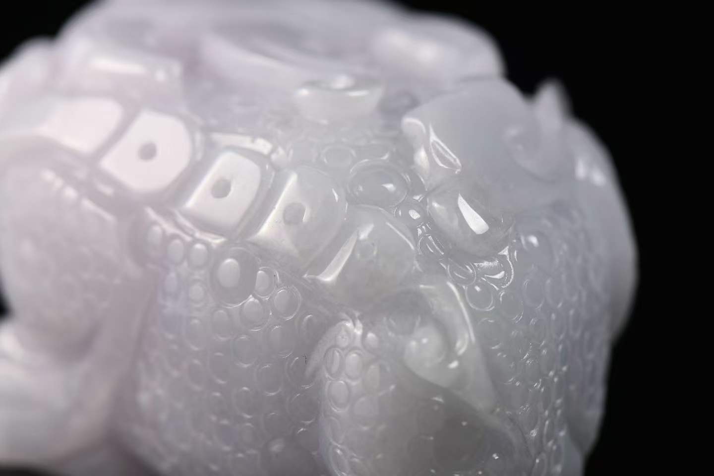 Wealth Toad Jade Handheld Decor - Natural Grade A Jadeite Handpiece