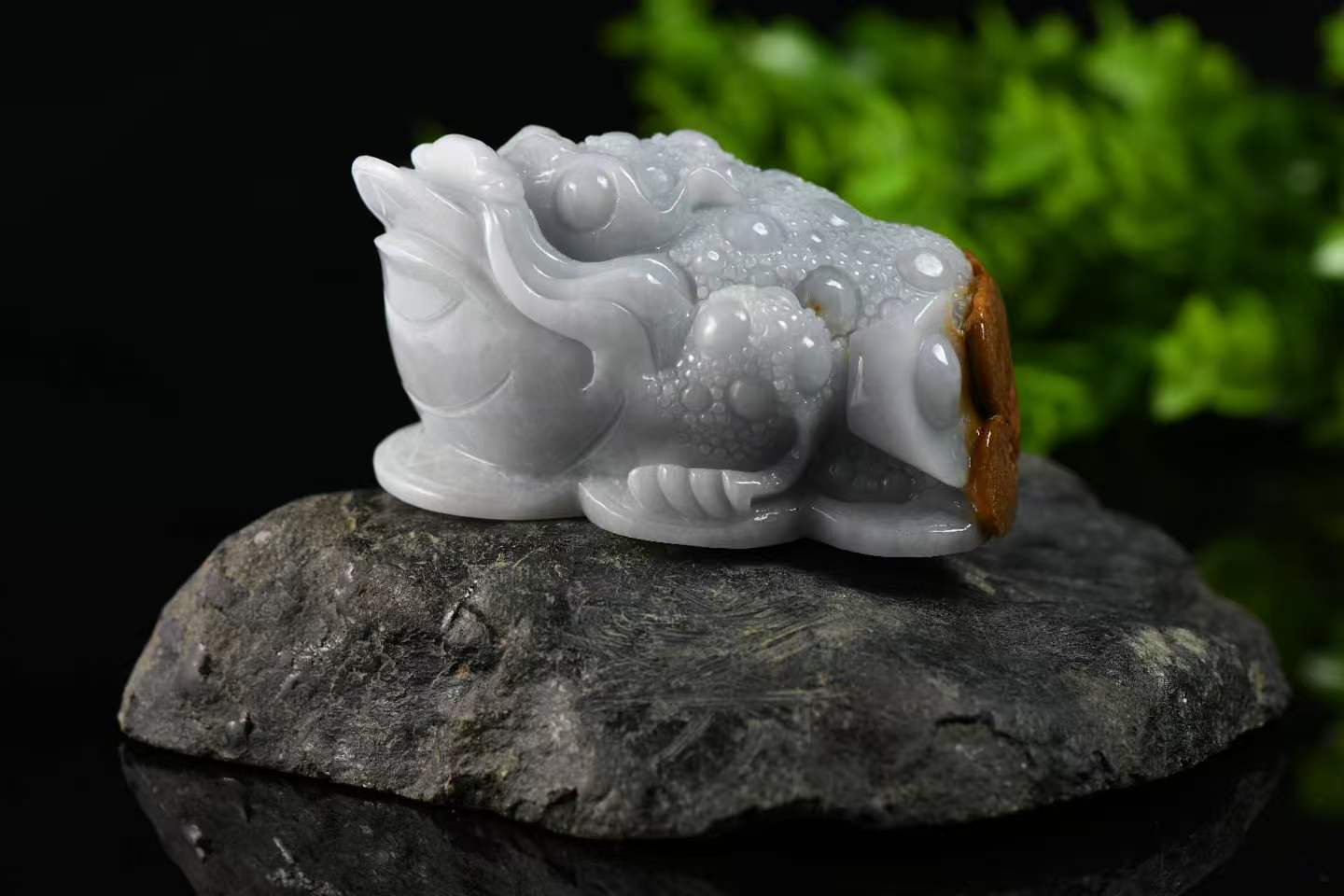 金蟾带皮 天然 A 货翡翠金蟾摆件