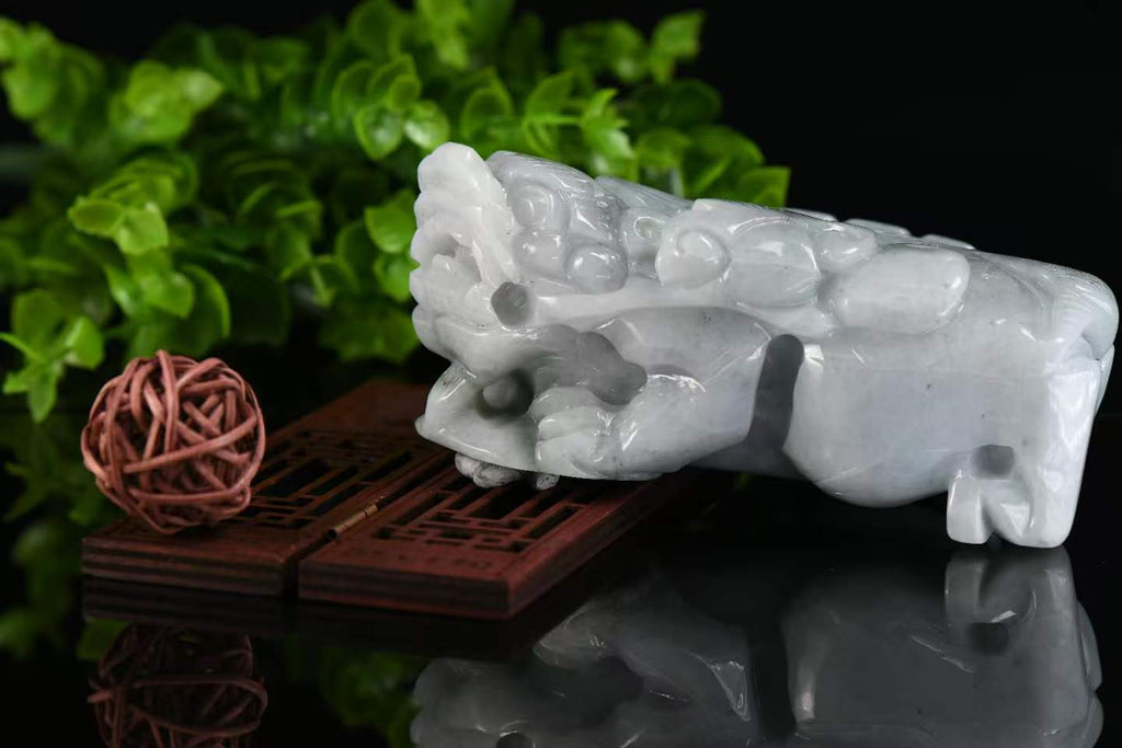 貔貅镇财 天然 A 货翡翠貔貅摆件