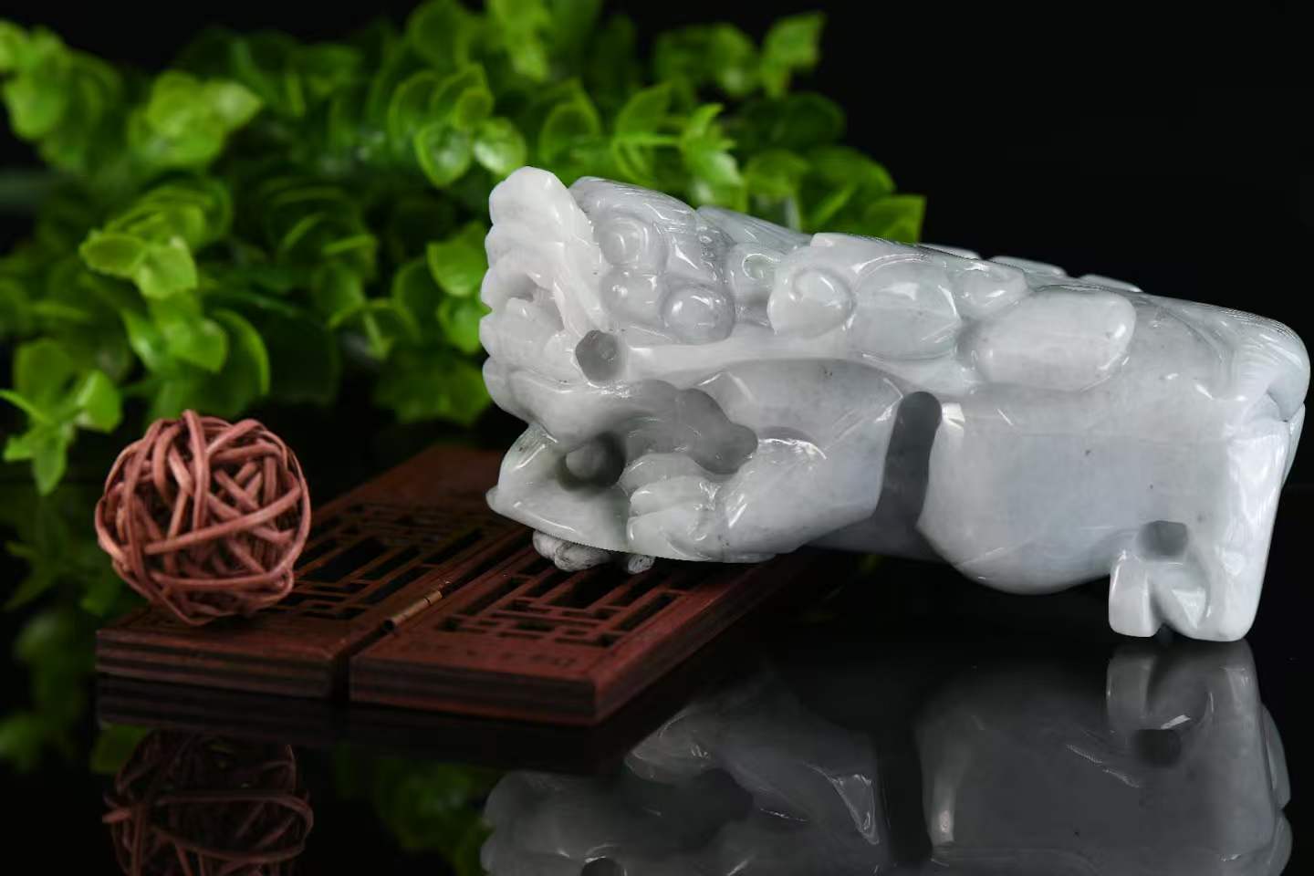 貔貅镇财 天然 A 货翡翠貔貅摆件