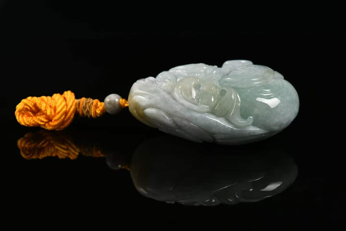 带皮貔貅纳财 天然 A 货翡翠貔貅手把件