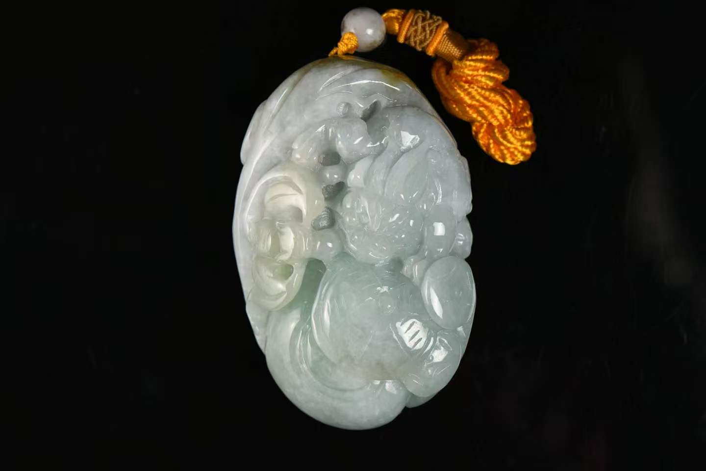 带皮貔貅纳财 天然 A 货翡翠貔貅手把件