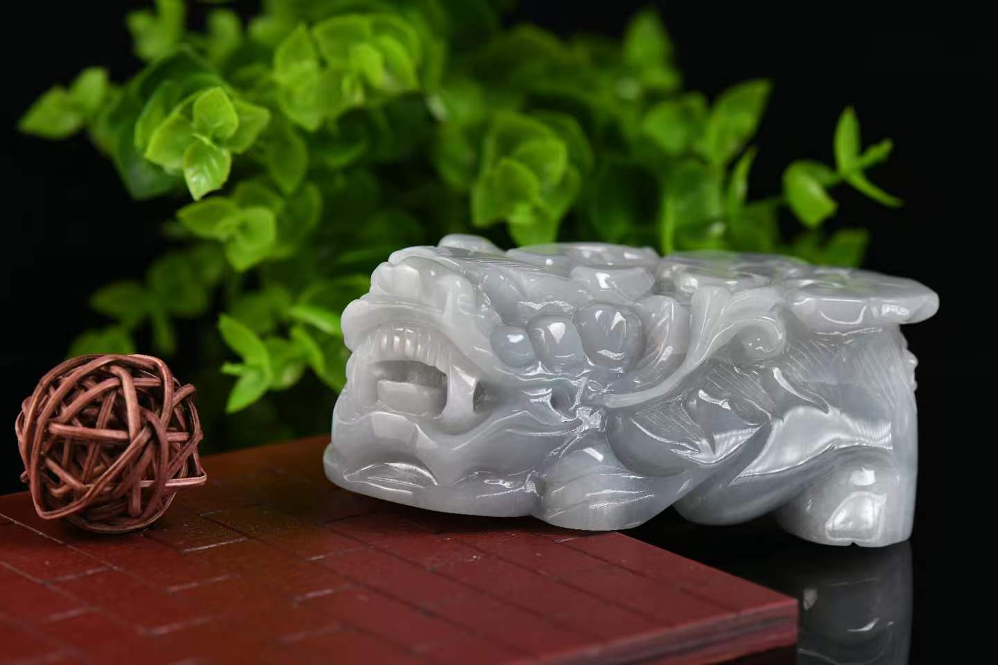 瑞貔貅镇财 天然 A 货翡翠貔貅摆件