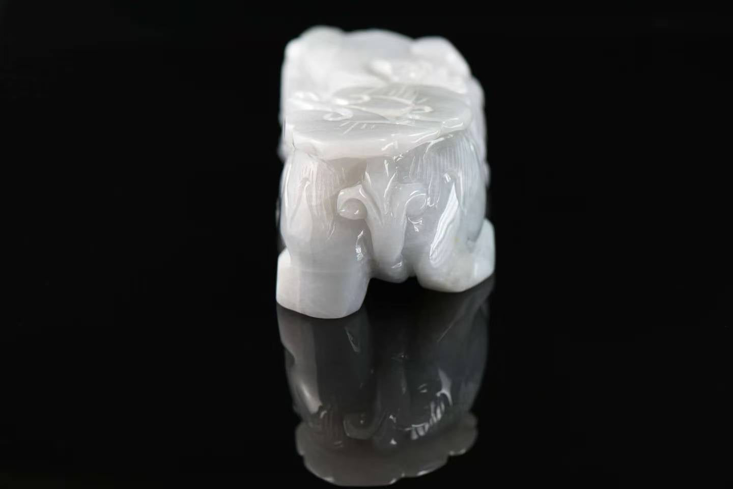 瑞貔貅镇财 天然 A 货翡翠貔貅摆件