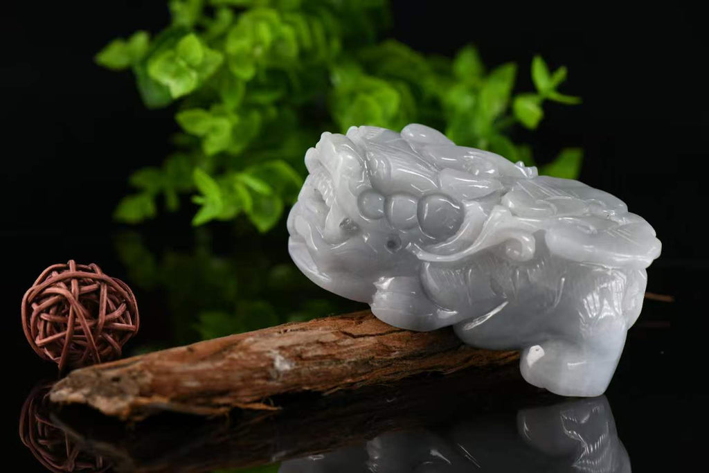 瑞貔貅镇财 天然 A 货翡翠貔貅摆件