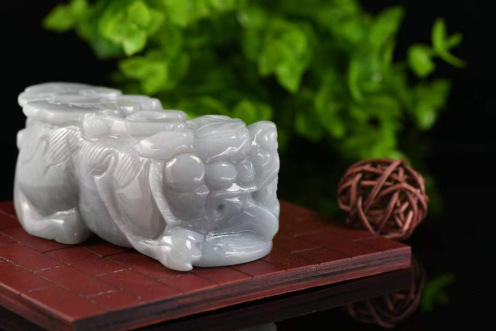 瑞貔貅镇财 天然 A 货翡翠貔貅摆件