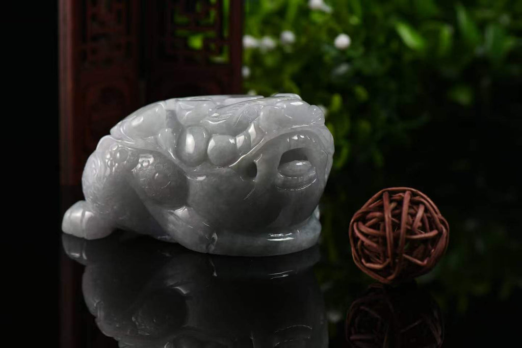 金蟾聚财 天然 A 货翡翠金蟾摆件