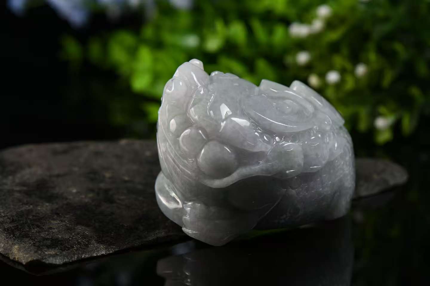 金蟾聚财 天然 A 货翡翠金蟾摆件