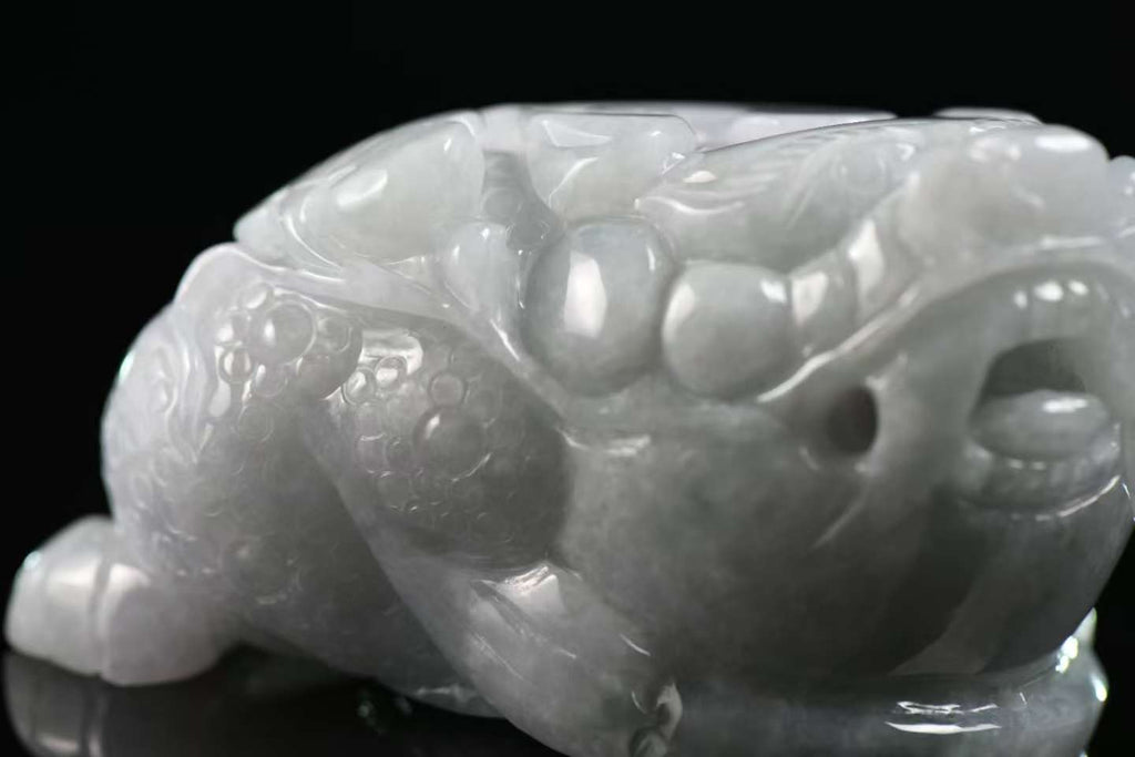 金蟾聚财 天然 A 货翡翠金蟾摆件