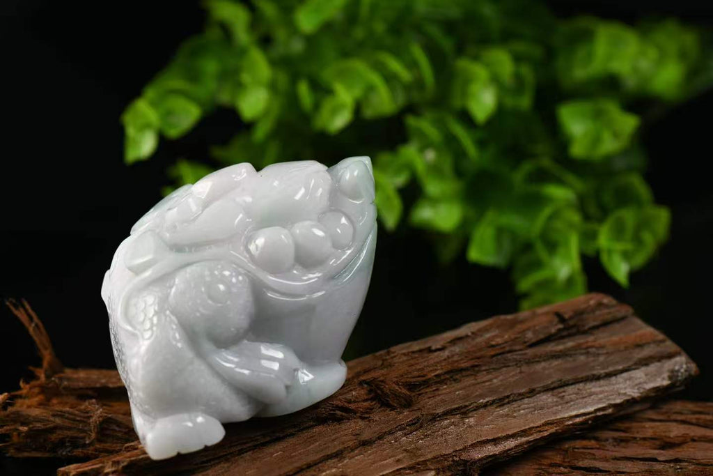 金蟾聚财 天然 A 货翡翠金蟾摆件