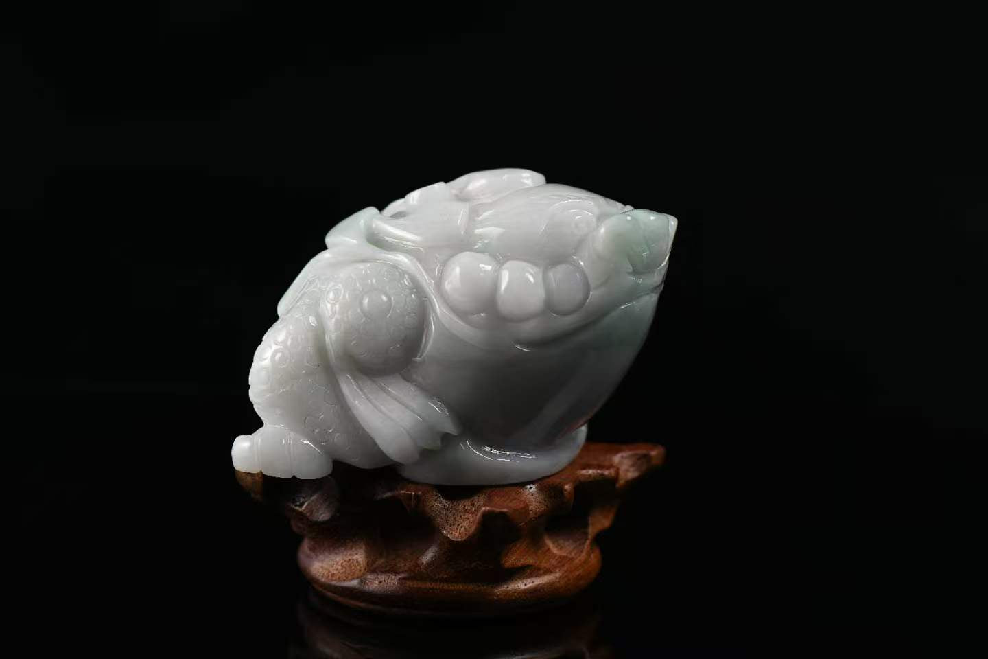 金蟾聚财 天然 A 货翡翠金蟾摆件