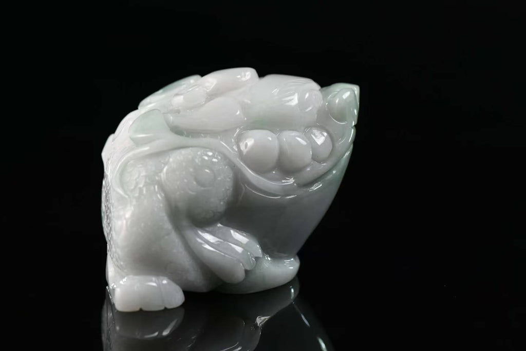 金蟾聚财 天然 A 货翡翠金蟾摆件