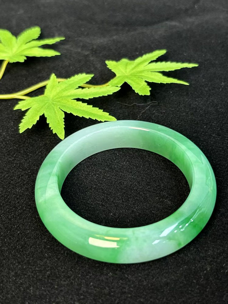 冰翠流岚 天然 A 货翡翠冰绿飘花圆条手镯