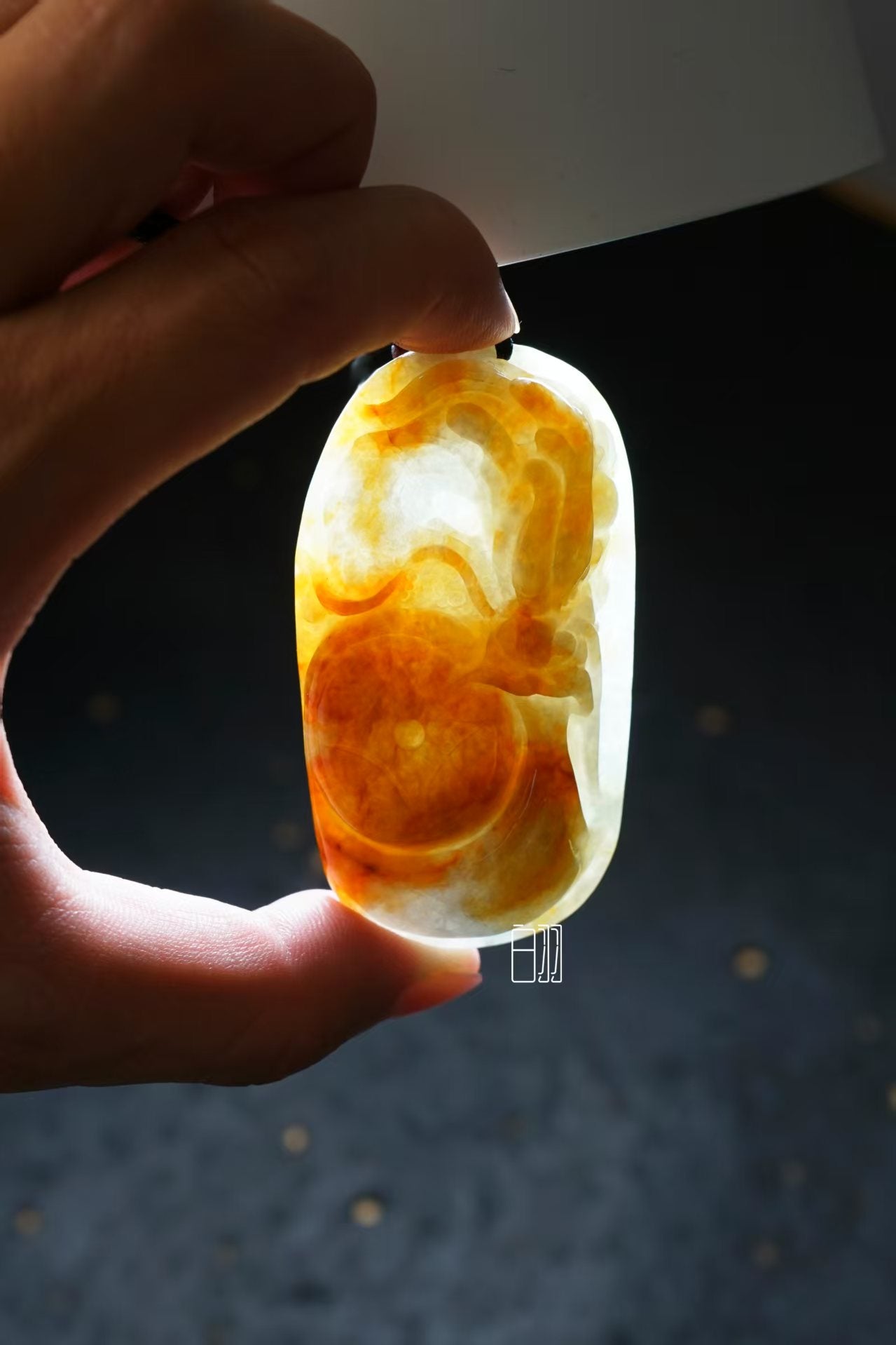 金翡祥龙 天然 A 货翡翠黄翡龙形吊坠