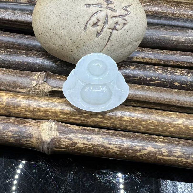 冰糯晴水笑佛吊坠 天然 A 货翡翠弥勒佛挂坠