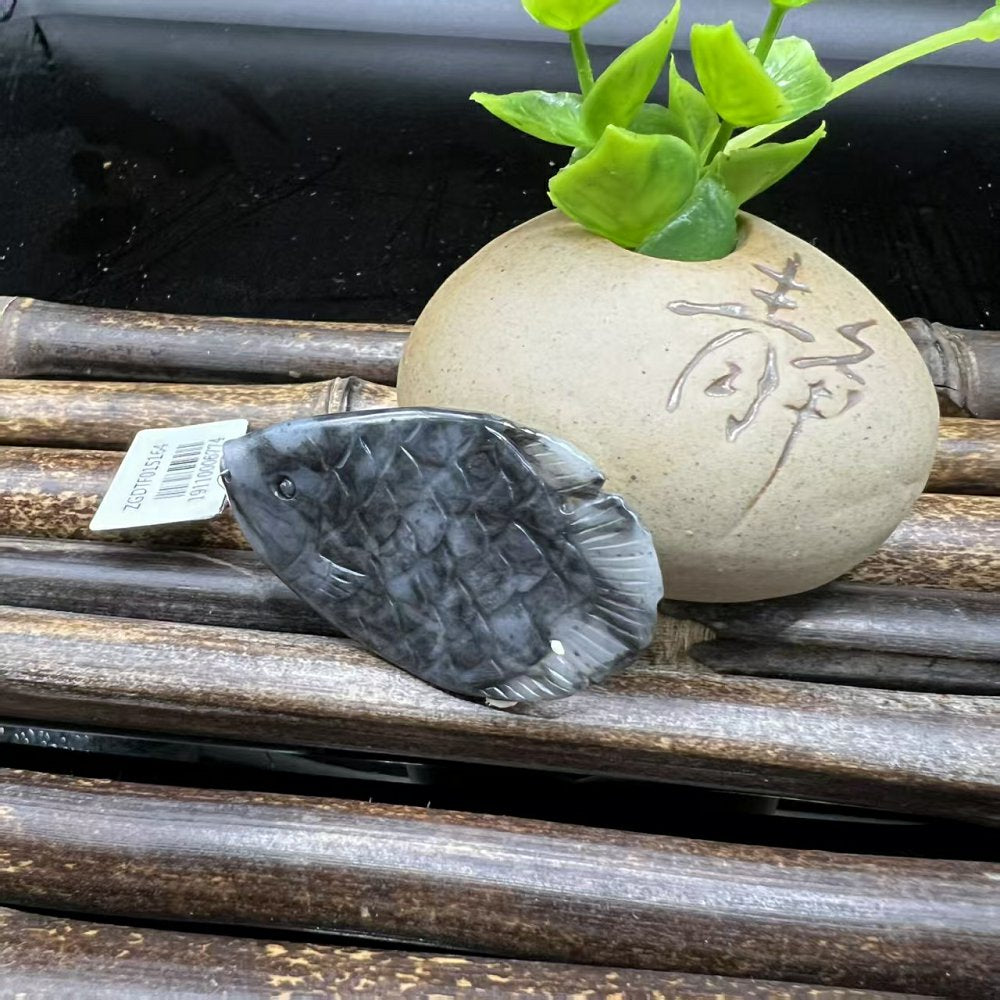 墨翠锦鱼吊坠 天然 A 货翡翠墨翠鱼形挂坠
