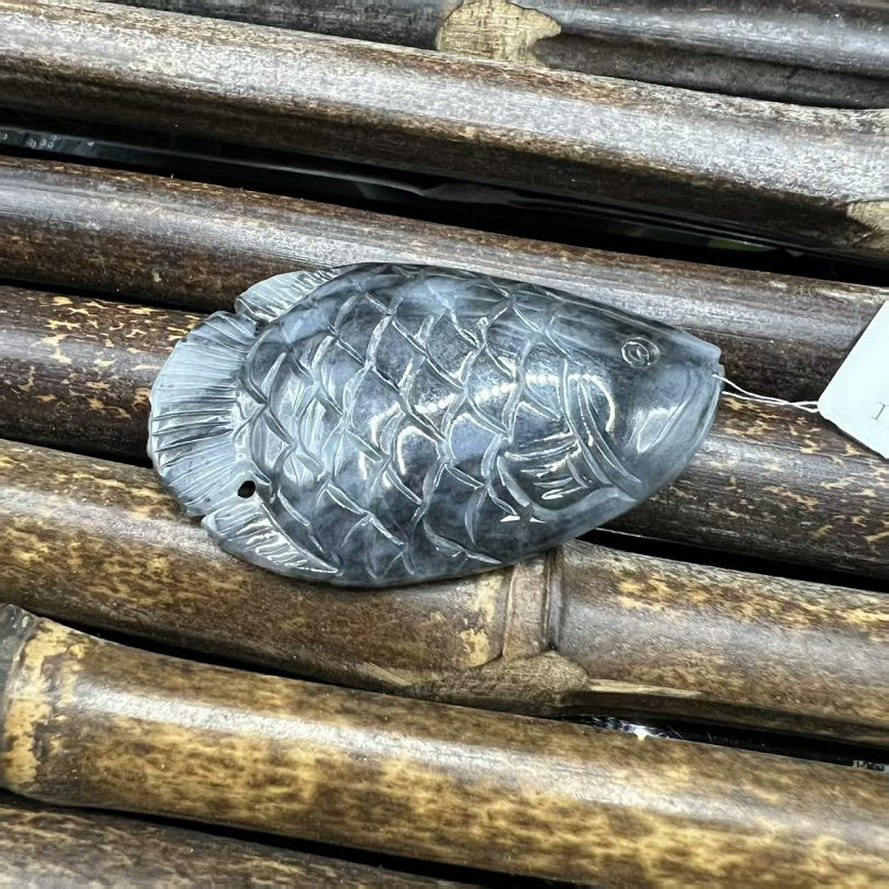 墨翠锦鱼吊坠 天然 A 货翡翠墨翠鱼形挂坠