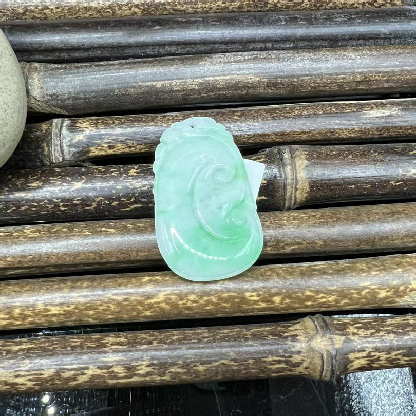 翠色祥云如意吊坠 天然 A 货翡翠如意挂坠