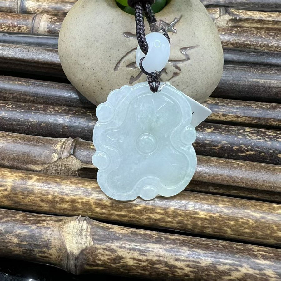 晴水翠荷鱼吊坠 天然 A 货翡翠荷叶鱼挂坠