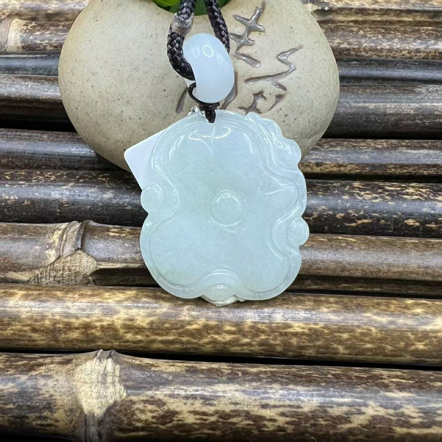 晴水翠荷鱼吊坠 天然 A 货翡翠荷叶鱼挂坠