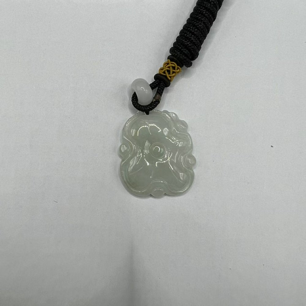 晴水翠荷鱼吊坠 天然 A 货翡翠荷叶鱼挂坠