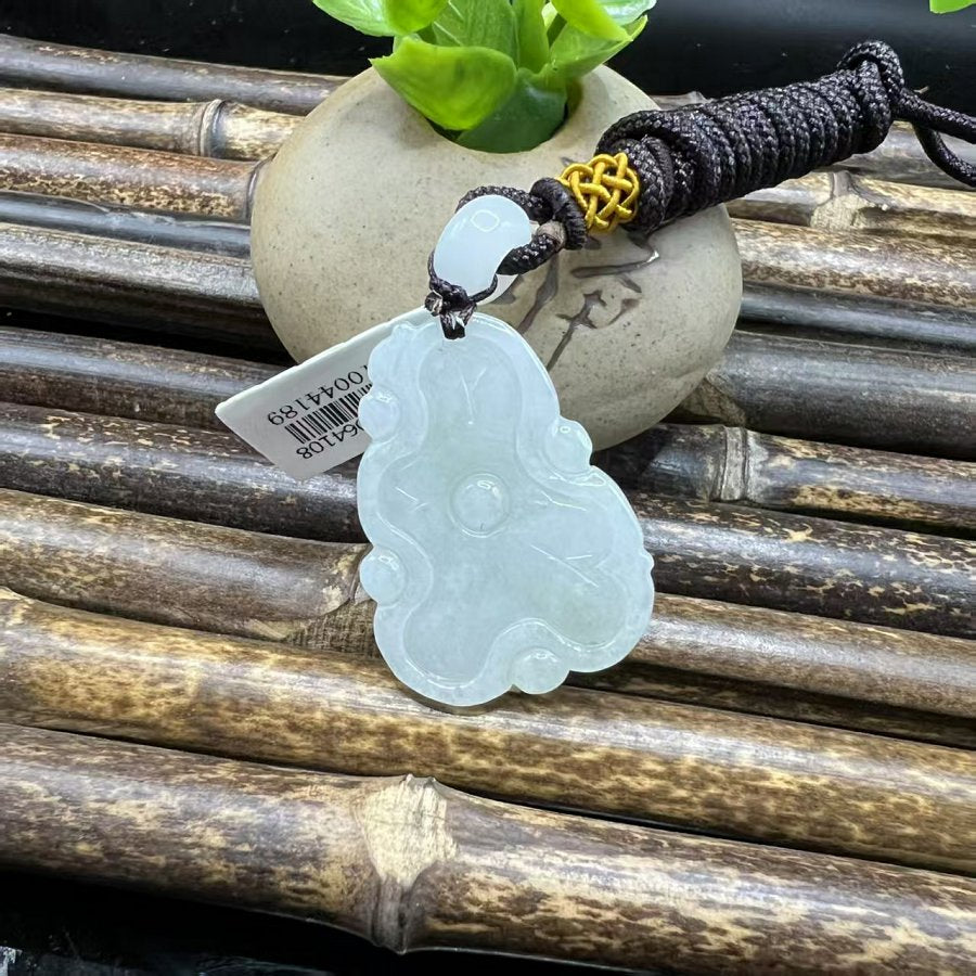 翠荷藏鱼 天然 A 货翡翠荷叶鱼挂坠