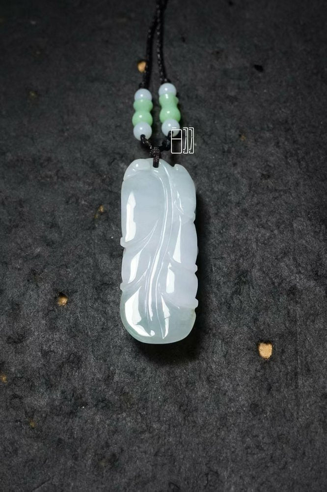 翠玉繁花 天然 A 货翡翠花卉挂坠