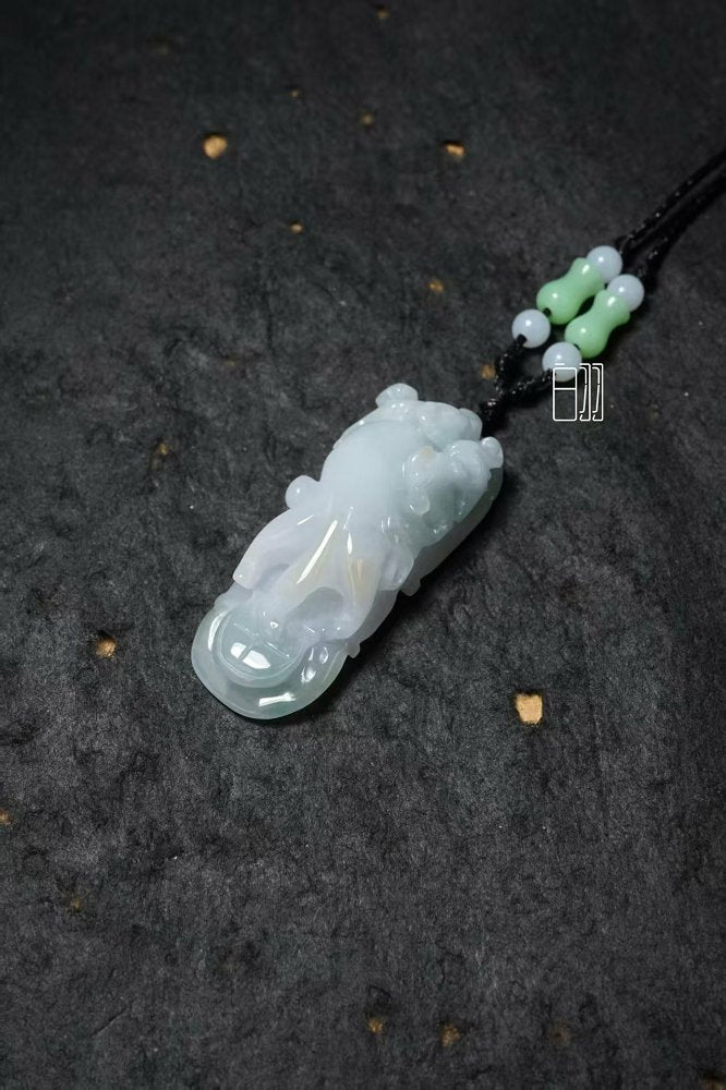 翠玉繁花 天然 A 货翡翠花卉挂坠
