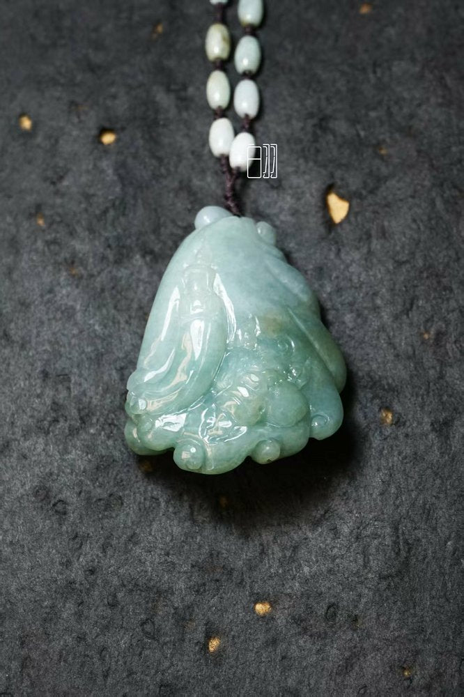 翠玉百财 天然 A 货翡翠白菜挂坠