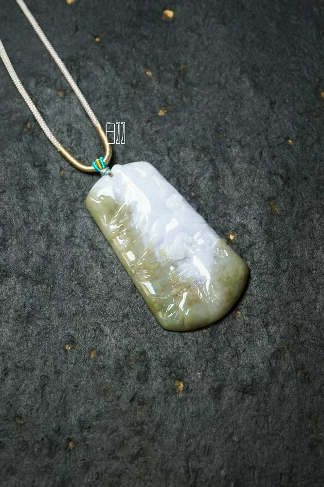 烟霞叠翠 天然 A 货翡翠双色山水挂坠