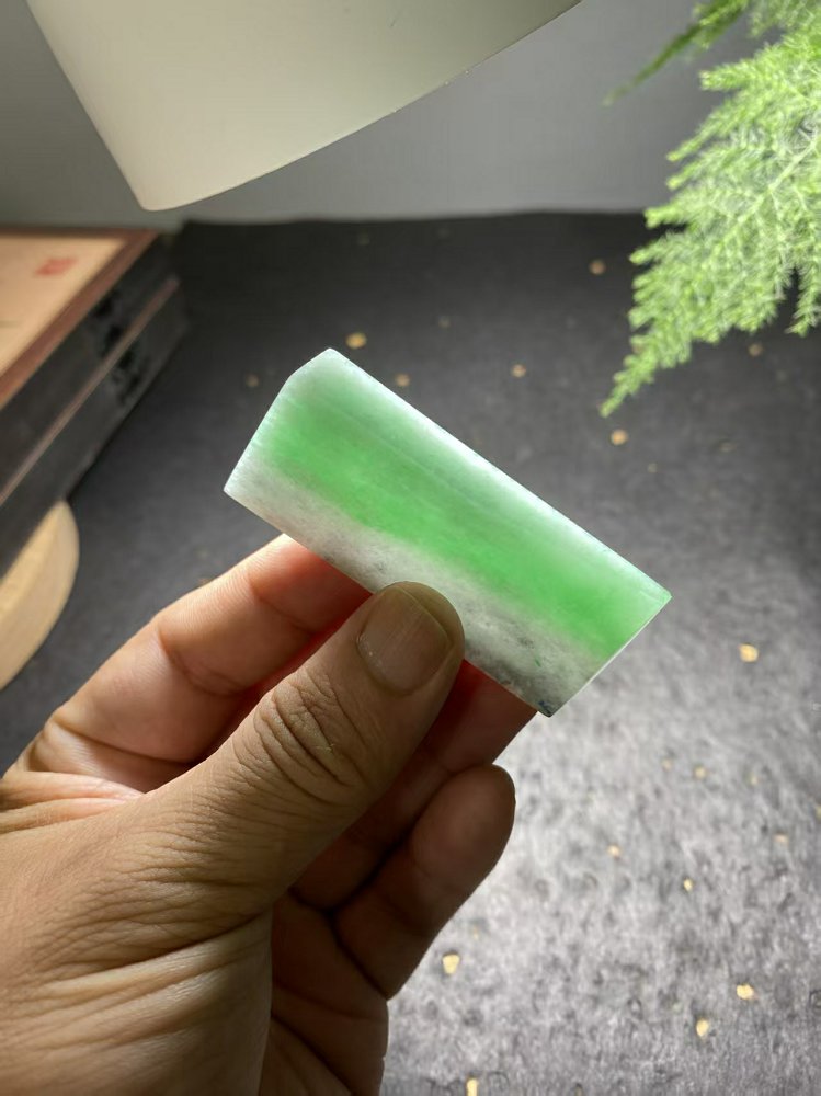 阳绿飘花翡翠方牌料 (单款) 天然 A 货冰种阳绿原石明料