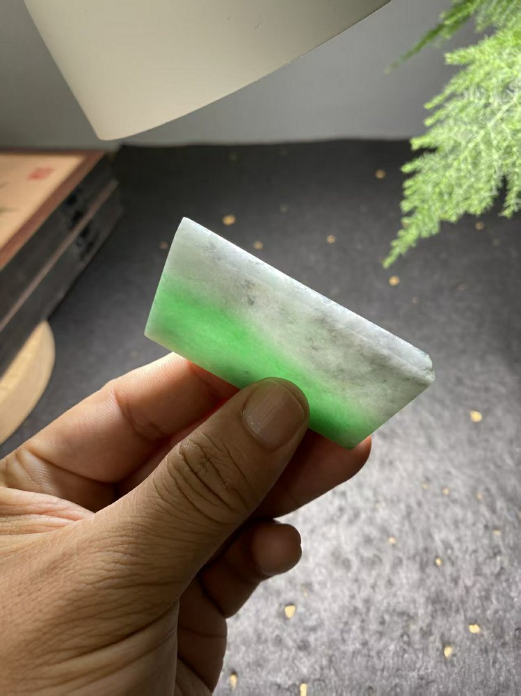 阳绿飘花翡翠方牌料 (单款) 天然 A 货冰种阳绿原石明料