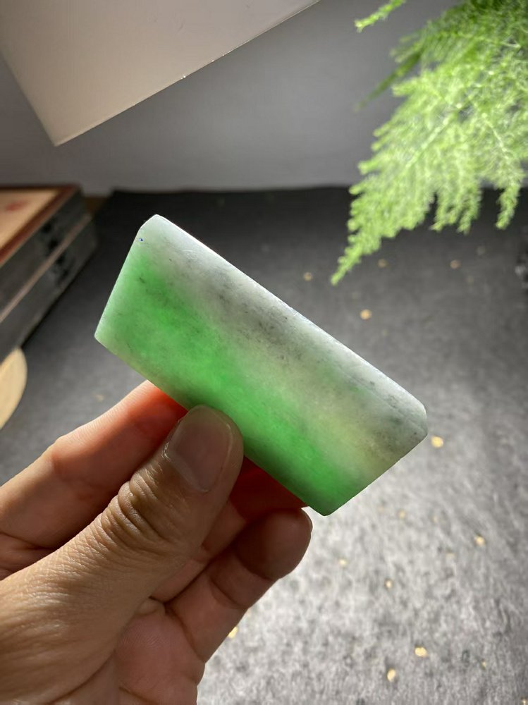 阳绿飘花翡翠方牌料 (单款) 天然 A 货冰种阳绿原石明料