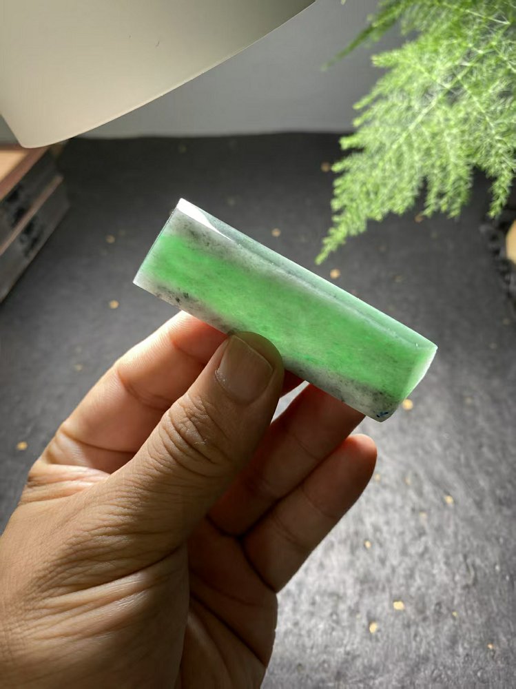 阳绿飘花翡翠方牌料 (单款) 天然 A 货冰种阳绿原石明料