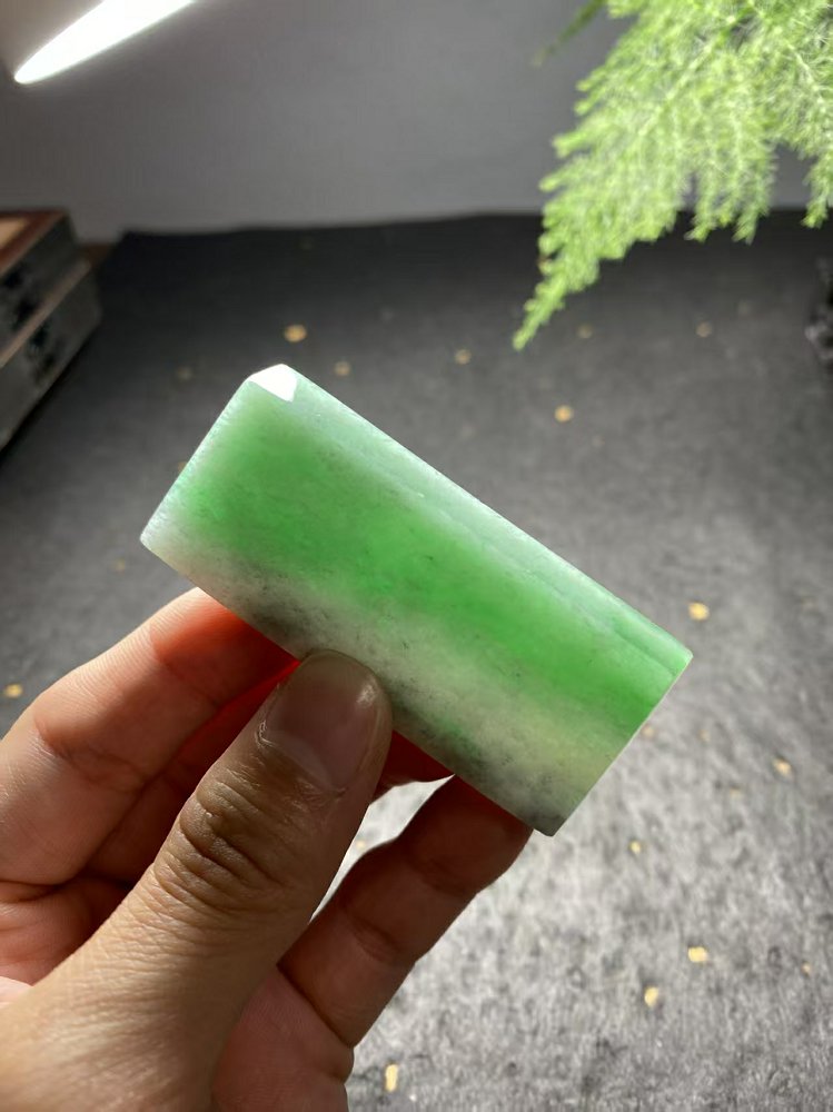 阳绿飘花翡翠方牌料 (单款) 天然 A 货冰种阳绿原石明料
