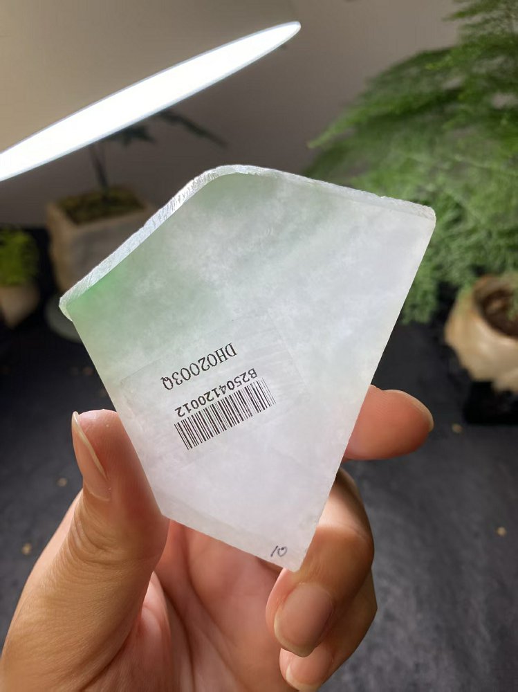 冰种晴水翡翠边角料 天然 A 货冰透原石毛料