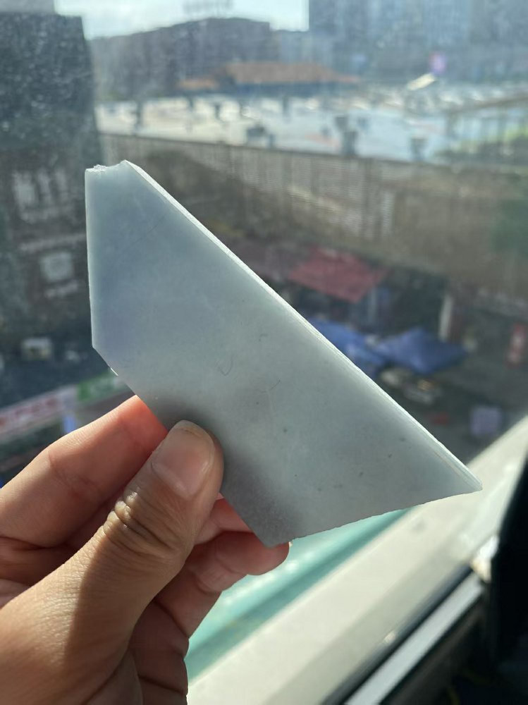 冰底淡蓝翡翠料 天然 A 货冰透原石小料