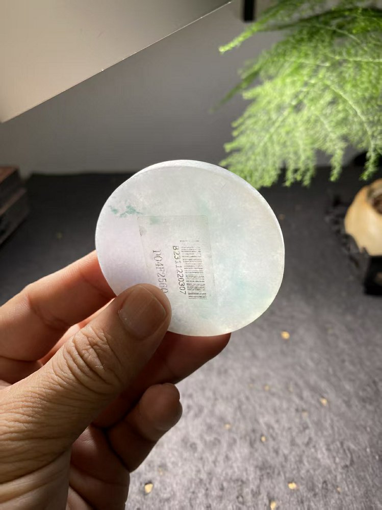 冰底飘花翡翠圆牌料 天然 A 货冰种飘花原石明料