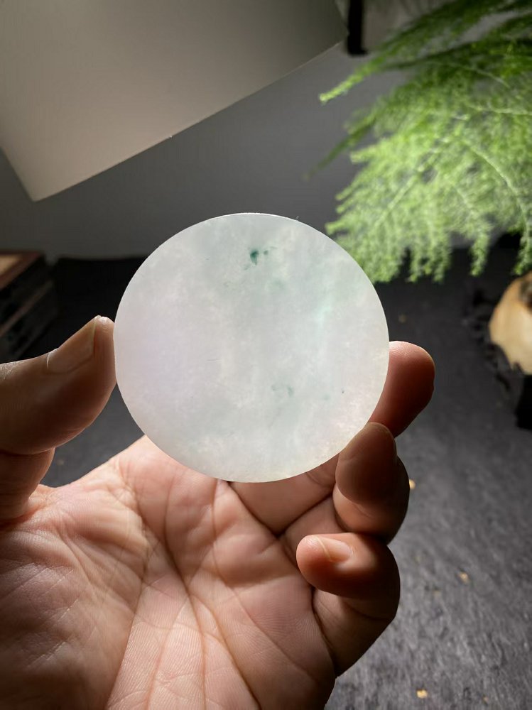 冰底飘花翡翠圆牌料 天然 A 货冰种飘花原石明料