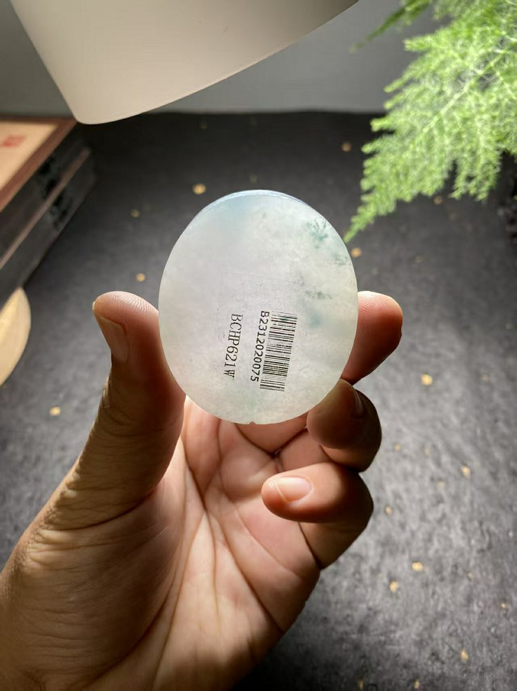 冰底飘花翡翠圆牌料 天然 A 货冰种飘花原石明料