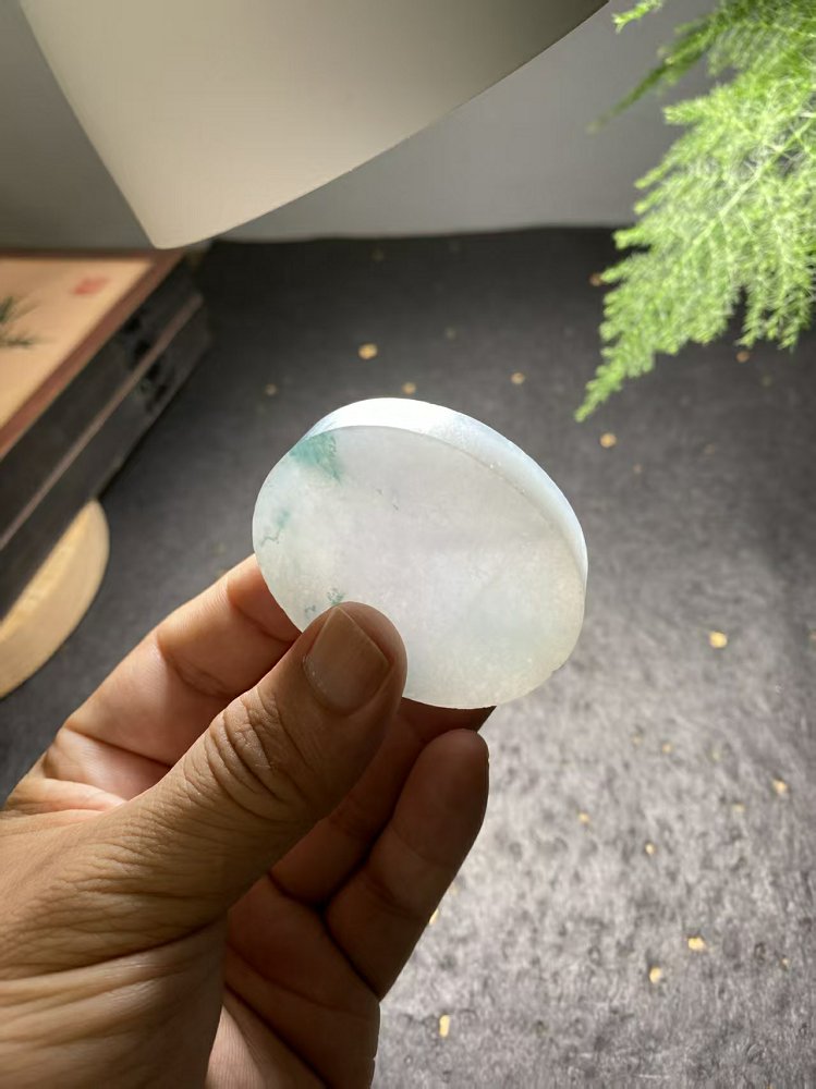 冰底飘花翡翠圆牌料 天然 A 货冰种飘花原石明料