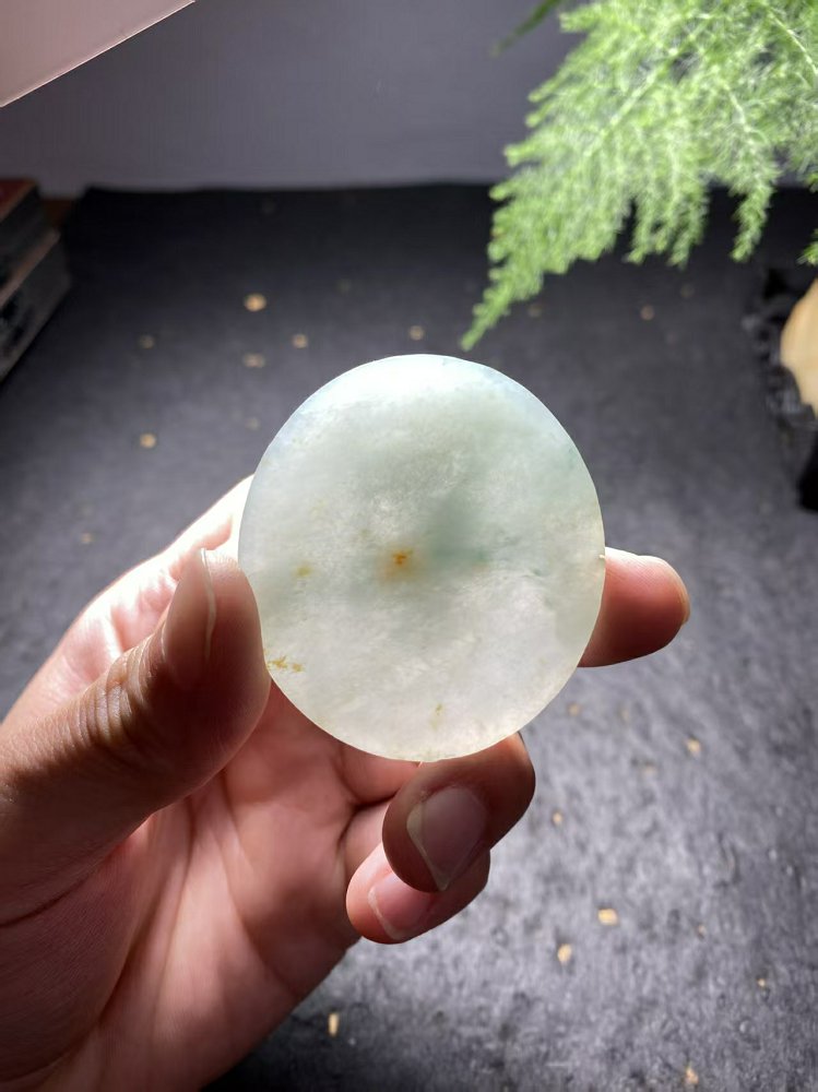 冰底飘花翡翠圆牌料 天然 A 货冰种飘花原石明料