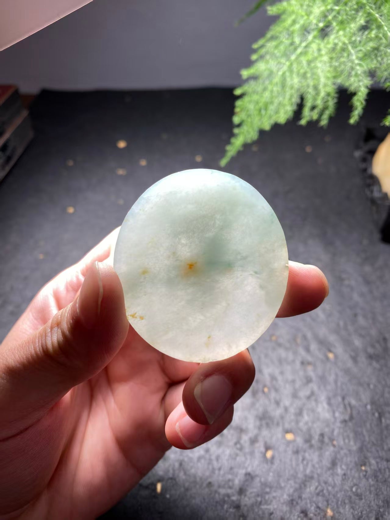 冰底飘花翡翠圆牌料 天然 A 货冰种飘花原石明料