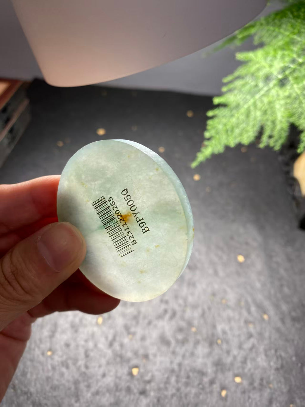 冰底飘花翡翠圆牌料 天然 A 货冰种飘花原石明料