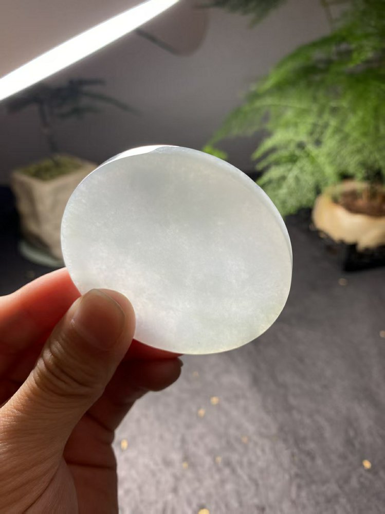 冰底飘花翡翠圆牌料 天然 A 货冰种飘花原石明料