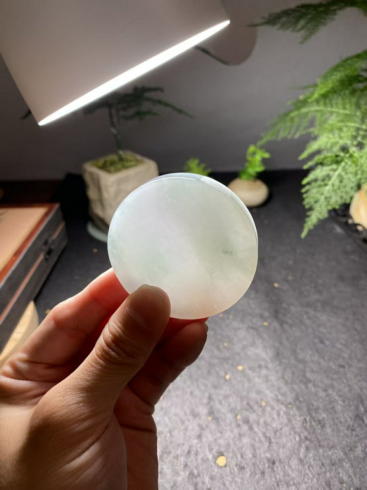 冰底飘花翡翠圆牌料 天然 A 货冰种飘花原石明料