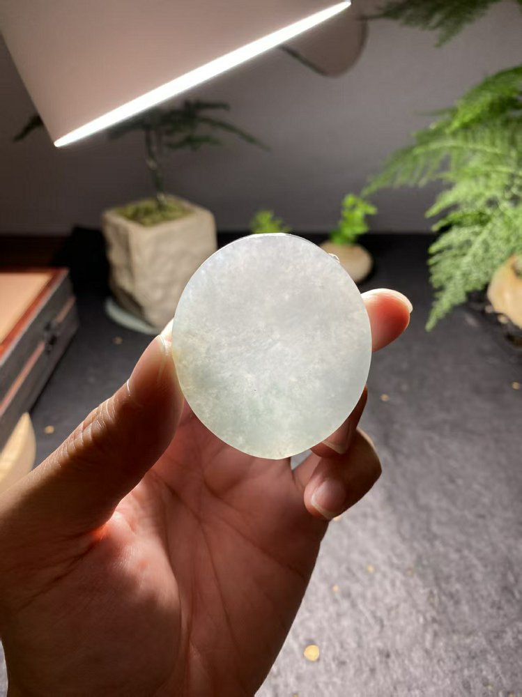 冰底飘花翡翠圆牌料 天然 A 货冰种飘花原石明料