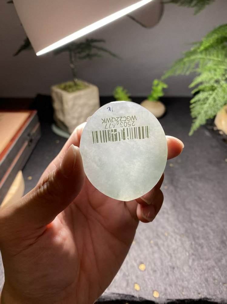 冰底飘花翡翠圆牌料 天然 A 货冰种飘花原石明料
