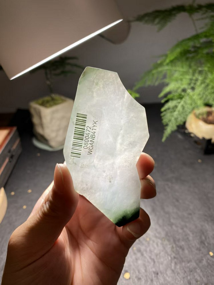冰底飘绿翡翠料  天然 A 货冰种飘绿原石明料